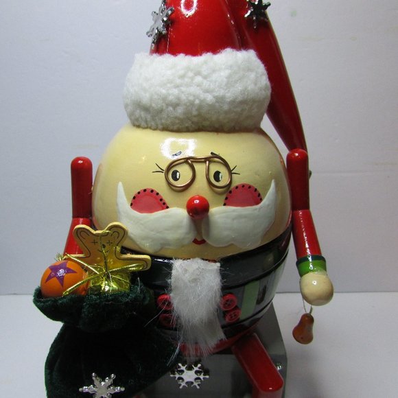 vtg Nanette Hilton Humpty Dumpty nutcracker Christmas decor 11 1/2" tall - Picture 9 of 11